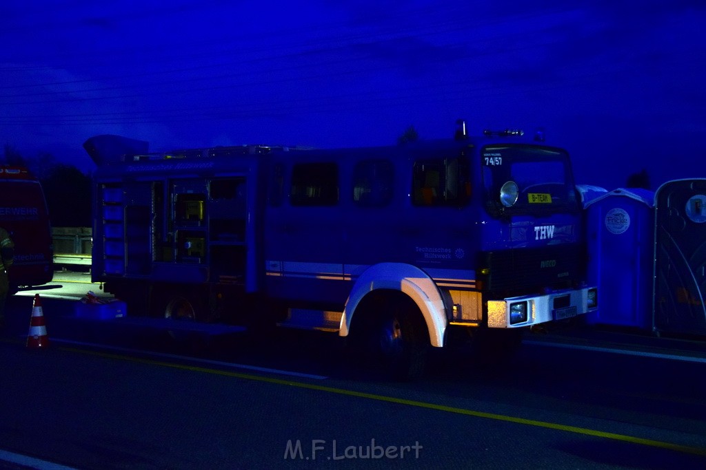 VU Gefahrgut LKW umgestuerzt A 4 Rich Koeln Hoehe AS Gummersbach P651.JPG - Miklos Laubert